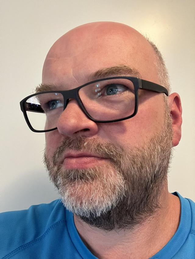 Forfatterportrett av Tore Løding